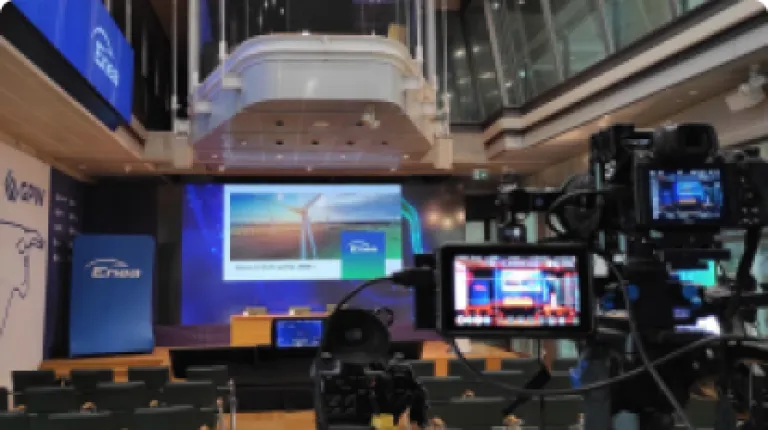 Konferencja wynikowa Grupy, widok z kamery Konferencja wynikowa Grupy, widok z kamery