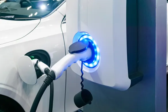Ładowanie samochodu elektrycznego Ładowanie samochodu elektrycznego